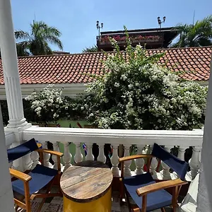 1811 Hostel